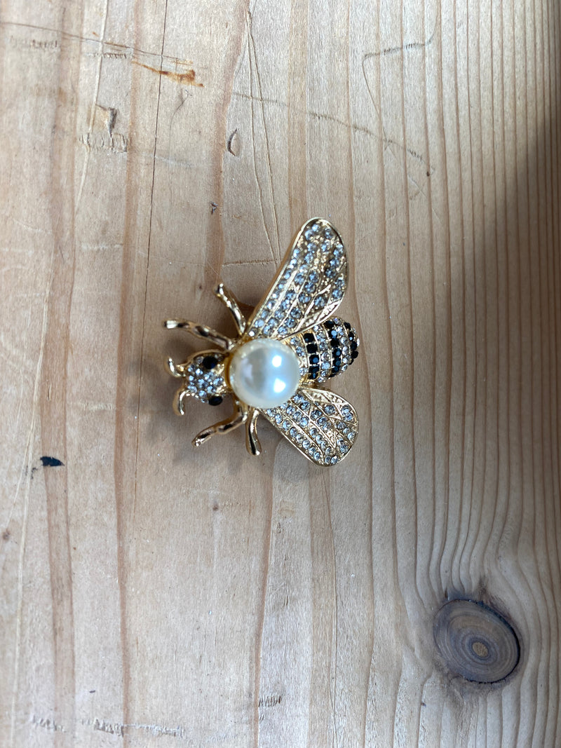 Bumble bee pin