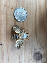 Bumble bee pin